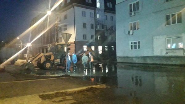 Канализация авария прорыв Канализация авария прорыв