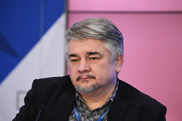 Ростислав Ищенко