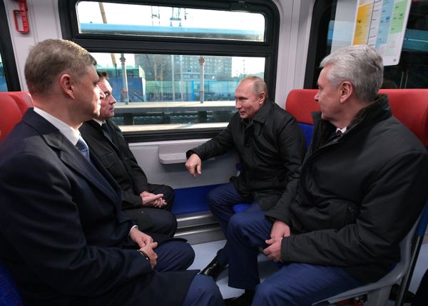 Президент РФ В. Путин принимает участие в церемонии открытия движения по МЦД