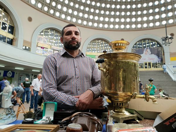 председатель Клуба коллекционеров Донецка - Игорь Грязев