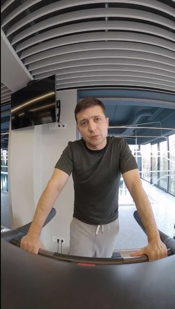 Зеленский на беговой дорожке