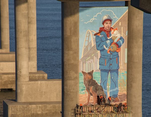 Крымский мост граффити Крымский мост граффити
