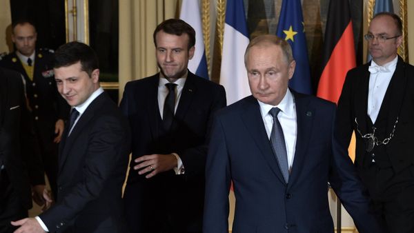 Рабочий визит президента РФ В. Путина во Францию Рабочий визит президента РФ В. Путина во Францию