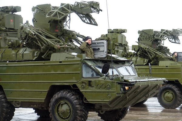 Тренировки пешей и механизированной колонн парадного расчета в Самаре Тренировки пешей и механизированной колонн парадного расчета в Самаре