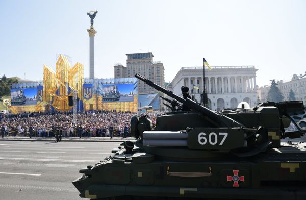 Военный парад в Киеве ко Дню независимости Украины Военный парад в Киеве ко Дню независимости Украины