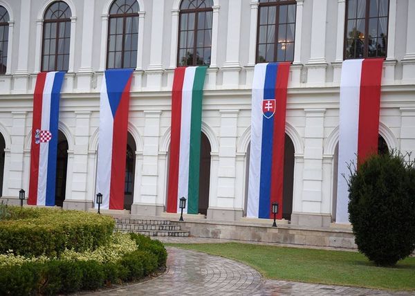 Вышеградская группа флаги