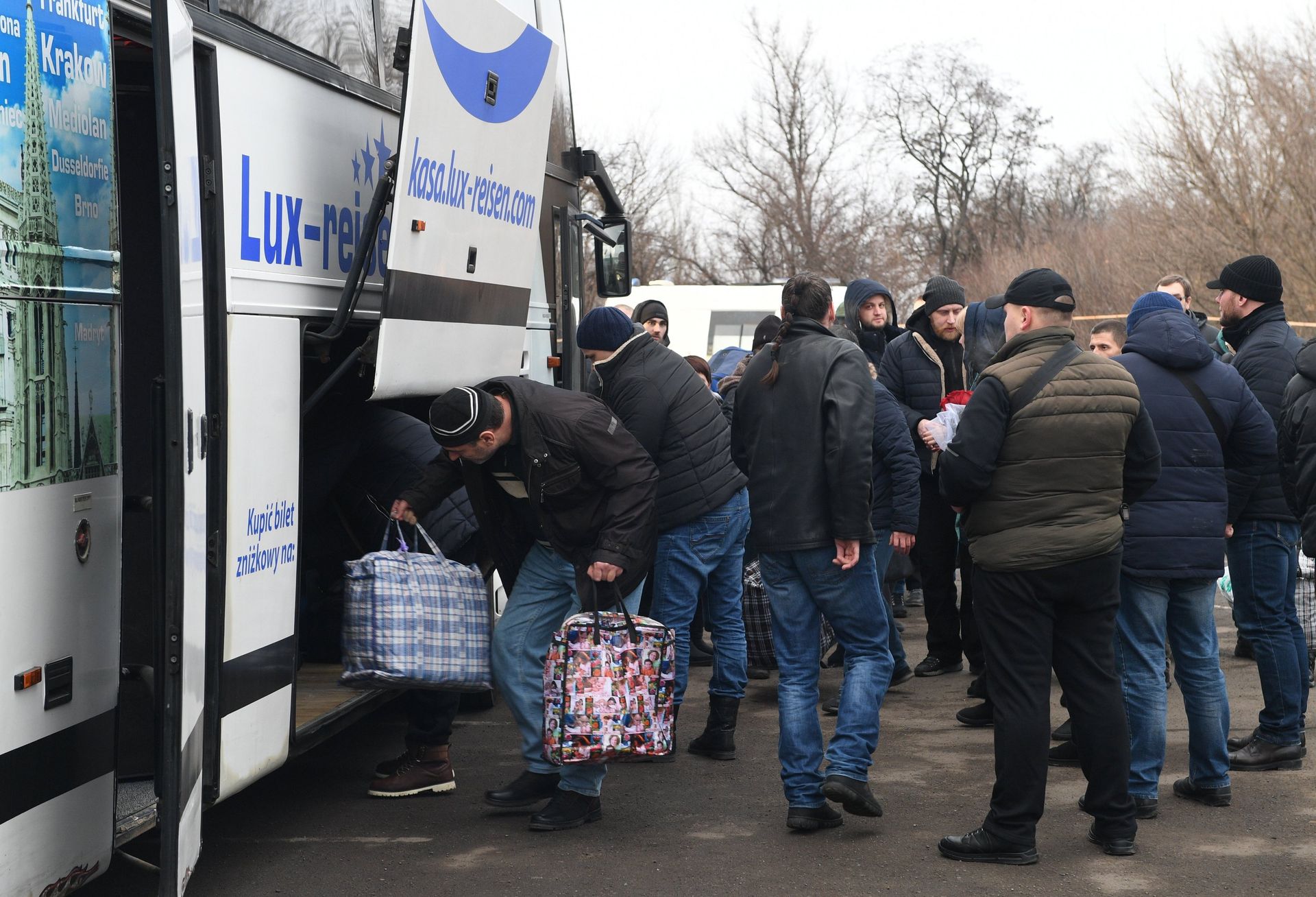 Обмен военнопленными между ДНР, ЛНР и Украиной в Донецкой области - РИА Новости, 1920, 05.04.2024