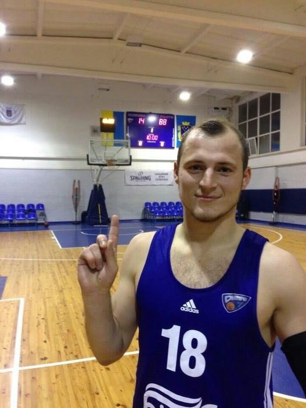 Футболист Роман Зозуля