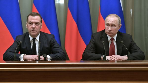 Правительство России уходит в отставку