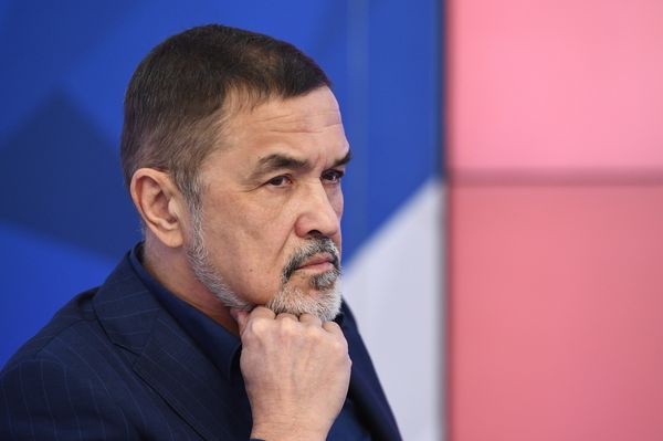 Искандер Хисамов