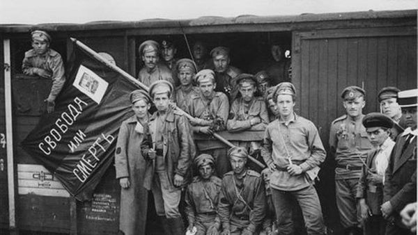 Первый батальон смерти. Офицер справа - М.А. Муравьев Первый батальон смерти. Офицер справа - М.А. Муравьев