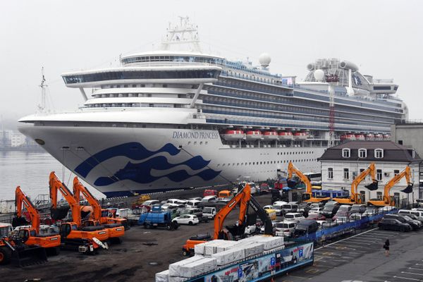 Круизный лайнер Diamond Princess прибыл в порт Владивостока