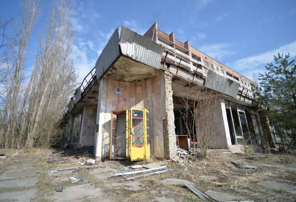 Зона отчуждения Чернобыльской АЭС Зона отчуждения Чернобыльской АЭС