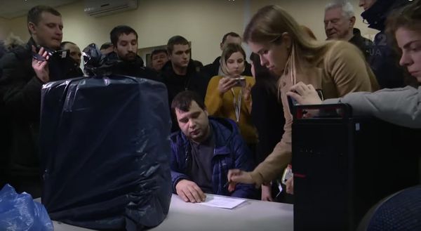 СБУ пришла с обысками на телеканал 1+1 из-за пленок Гончарука СБУ пришла с обысками на телеканал 1+1 из-за пленок Гончарука
