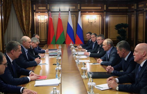 Встреча президента РФ В. Путина с президентом Белоруссии А. Лукашенко Встреча президента РФ В. Путина с президентом Белоруссии А. Лукашенко