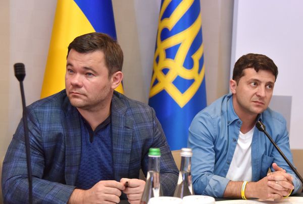 Президент Украины В. Зеленский посетил школу депутатов  партии Слуга народа