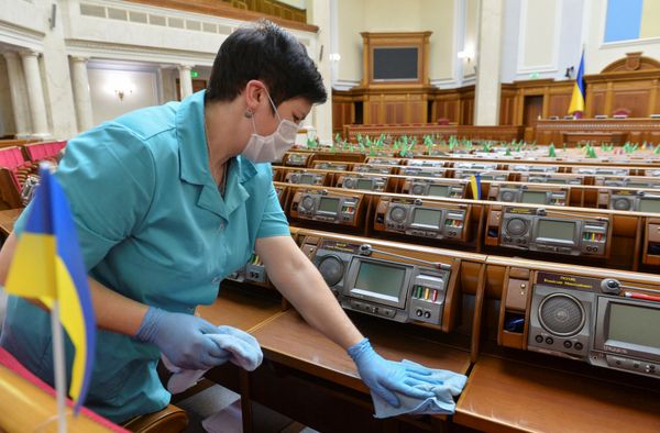 верховная рада коронавирус уборка маска киев украина верховная рада коронавирус уборка маска киев украина