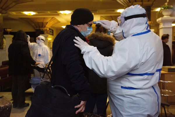 Спецпоезд отправился из Киева в Москву в связи с коронавирусом Спецпоезд отправился из Киева в Москву в связи с коронавирусом