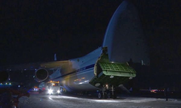 Самолёт с гуманитарным грузом прибыл в США