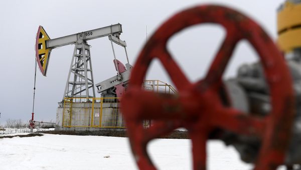 Работа нефтяных станков - качалок