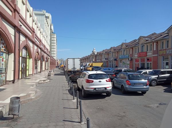 рынок Привоз перед Пасхой автомобиль Одесса