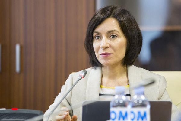 Заседание кабинета министров и парламента в Молдавии Заседание кабинета министров и парламента в Молдавии