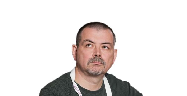 Писатель-фантаст Сергей Волков