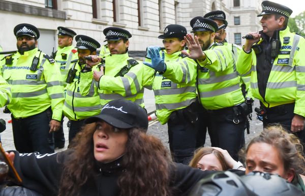 Протесты против произвола полиции в Великобритании Протесты против произвола полиции в Великобритании