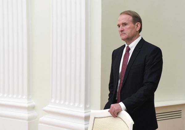 Президент РФ В. Путин встретился с главой политсовета украинской партии Оппозиционная платформа - За жизнь В. Медведчуком Президент РФ В. Путин встретился с главой политсовета украинской партии Оппозиционная платформа - За жизнь В. Медведчуком