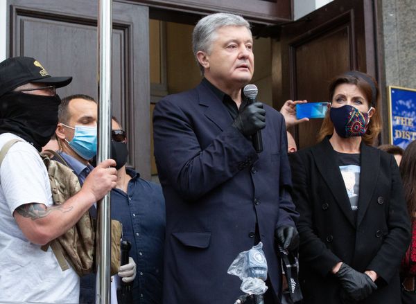 Избрание меры пресечения по делу экс-президента Украины П. Порошенко