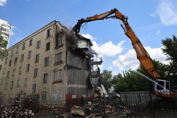 Снос последней пятиэтажки серии К-7 в Северном административном округе Москвы