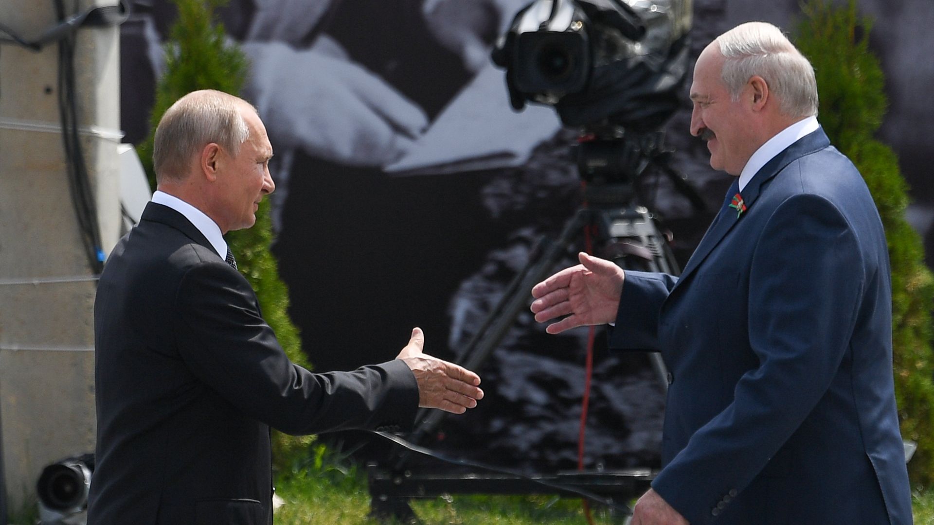 Президент РФ В. Путин и президент Белоруссии А. Лукашенко открыли Ржевский мемориал Советскому солдату - РИА Новости, 1920, 04.09.2020