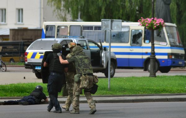 Захват заложников в Луцке Захват заложников в Луцке