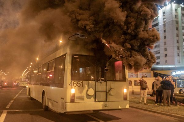 Сторонники белорусской оппозиции протестуют против результатов президентских выборов в Минске