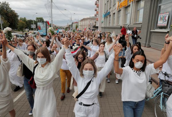 Протесты в Минске, белое движение Белоруссия