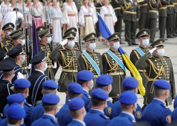 Военнослужащие приняли участие в торжественной церемонии празднования Дня Независимости Украины в Киеве Военнослужащие приняли участие в торжественной церемонии празднования Дня Независимости Украины в Киеве