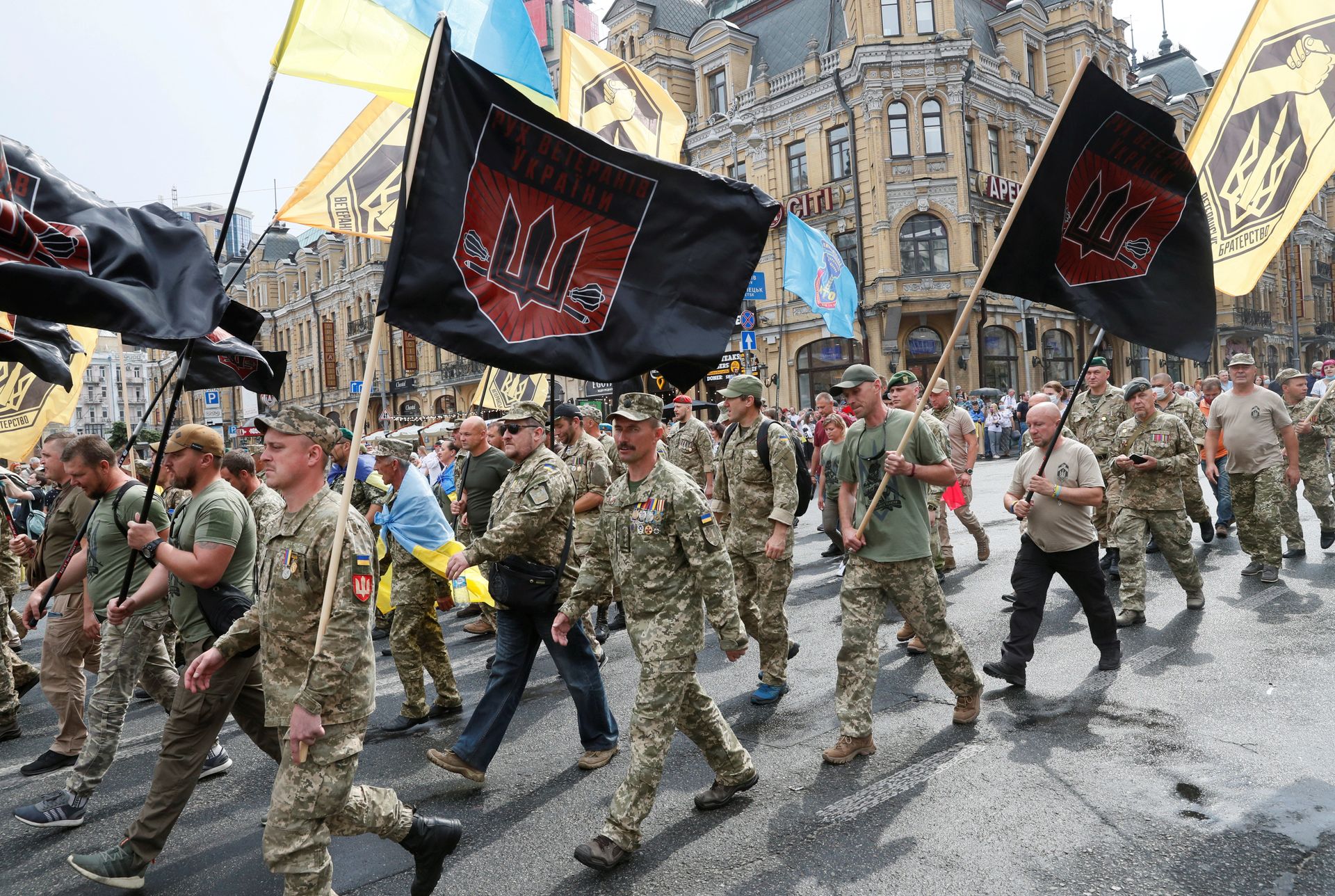 Украинцы приняли участие в Марше защитников Украины в Киеве - РИА Новости, 1920, 24.08.2020