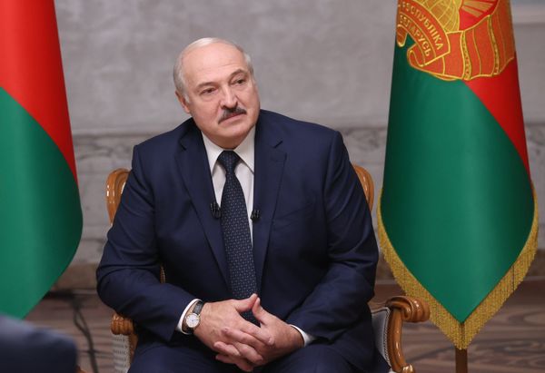 Президент Белоруссии А. Лукашенко дал интервью российским журналистам Президент Белоруссии А. Лукашенко дал интервью российским журналистам
