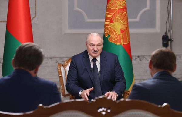 Президент Белоруссии А. Лукашенко дал интервью российским журналистам Президент Белоруссии А. Лукашенко дал интервью российским журналистам