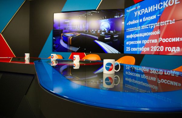 Студия пресс-конференция Украина.ру