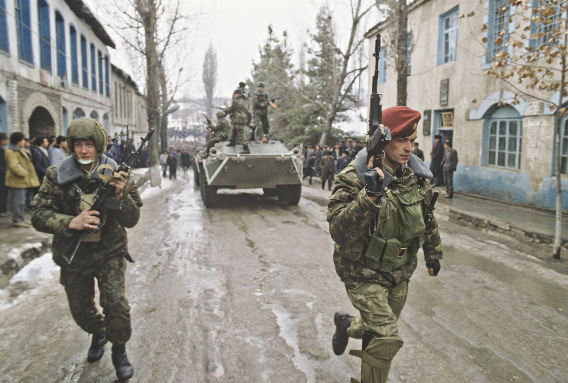 Военнослужащие Министерства обороны СССР на улицах г. Физули, Гадрутского района НКР Военнослужащие Министерства обороны СССР на улицах г. Физули, Гадрутского района НКР - РИА Новости, 1920, 08.01.2021