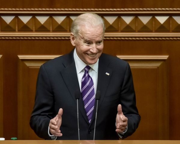 Вице-президент США Джозеф Байден выступил на заседании Верховной рады Украины Вице-президент США Джозеф Байден выступил на заседании Верховной рады Украины