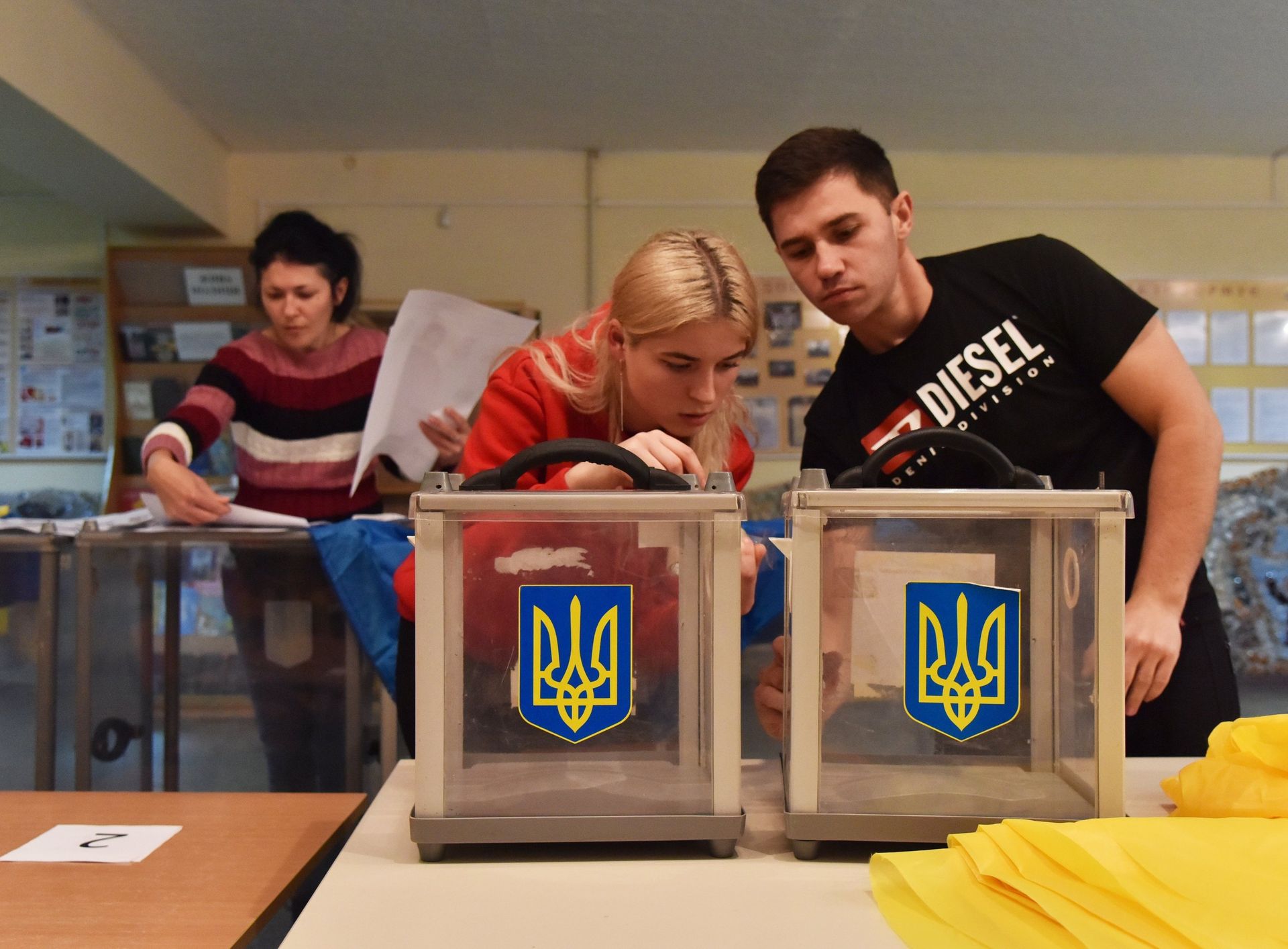 Подготовка избирательных участков на Украине к региональным выборам - РИА Новости, 1920, 09.04.2025