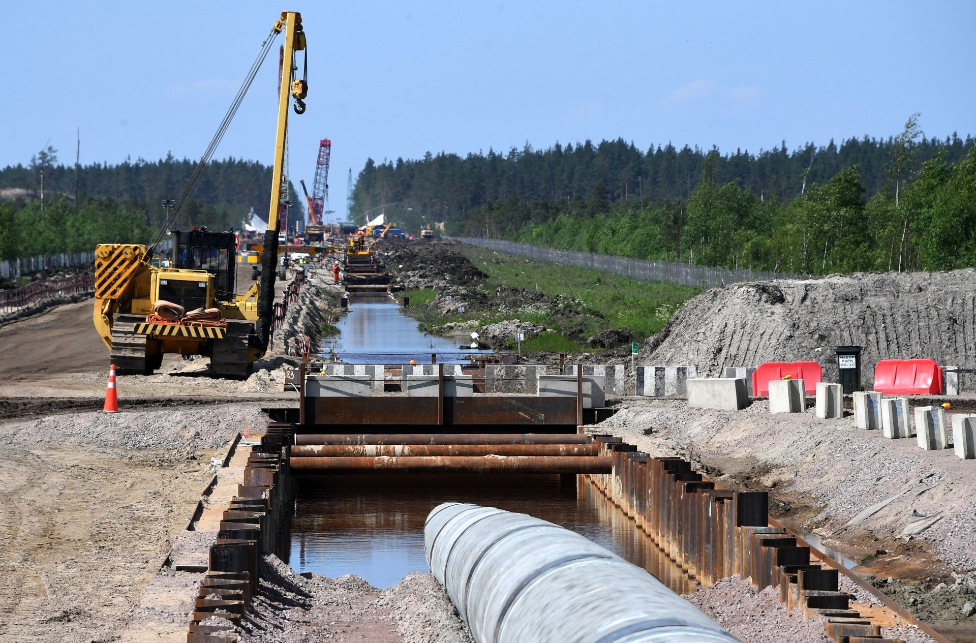 Строительство газопровода Северный поток-2 в Ленинградской области Строительство газопровода Северный поток-2 в Ленинградской области - РИА Новости, 1920, 02.01.2021