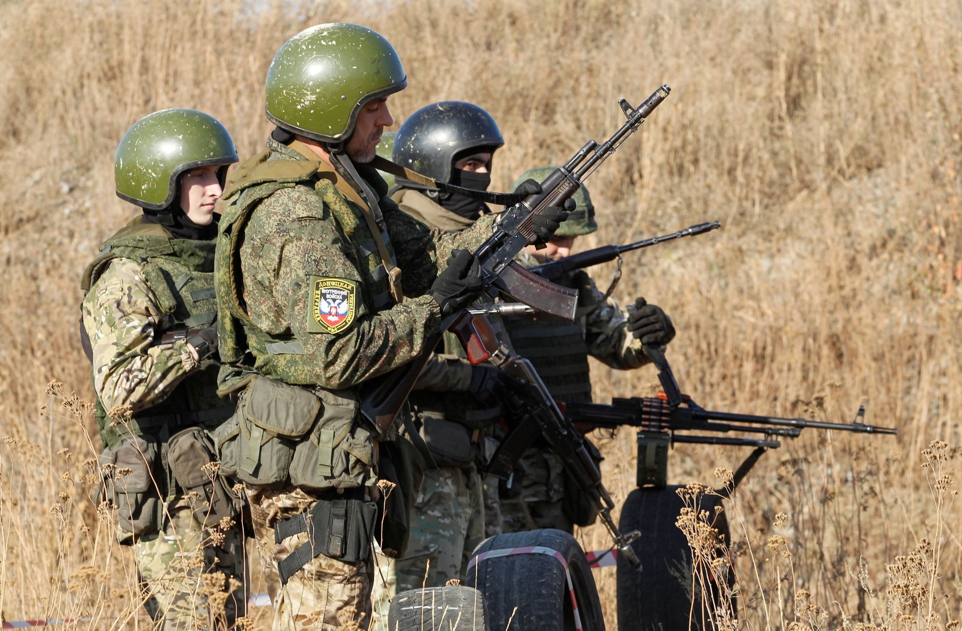 военнослужащие солдаты ДНР Донецкая Республика оружие война - РИА Новости, 1920, 03.11.2020