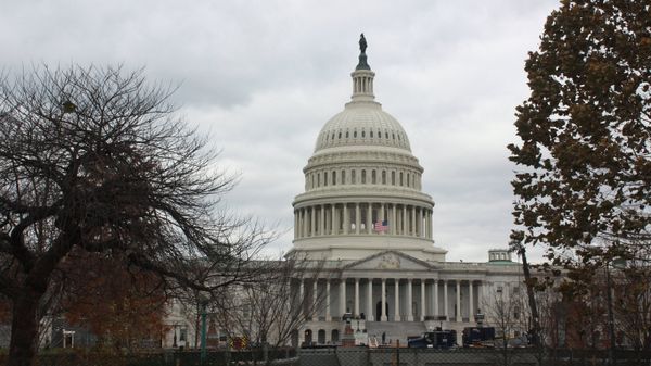 Прощание с Дж. Бушем-старшим в США