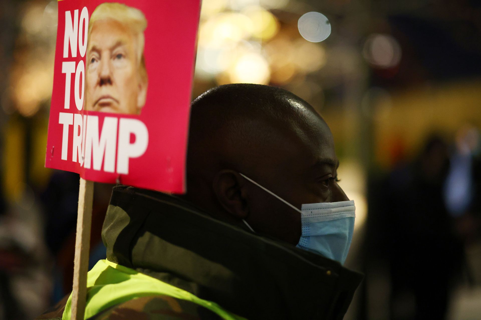 плакаты против президента США Дональда Трампа - РИА Новости, 1920, 08.11.2020