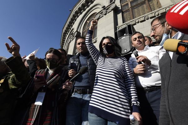 Митинг оппозиции в Ереване Митинг оппозиции в Ереване