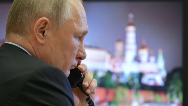 Президент РФ В. Путин провел совещание по развитию ситуации с коронавирусом