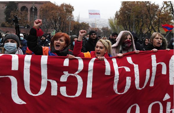 Митинг оппозиции в Ереване Митинг оппозиции в Ереване